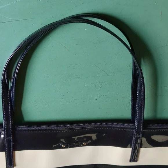 KATE SPADE BLACK & BEIGE PATENT LEATHER BAG - Picture 5 of 16